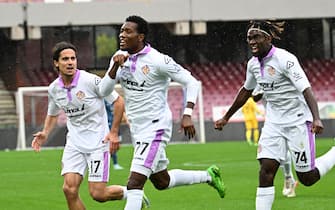Cremonese's David Okereke jubilates with his teammates after scoring the goal during the Italian Serie A soccer match US Salernitana vs US Cremonese at the Arechi stadium in Salerno, Italy, 05 November 2022.ANSA/MASSIMO PICA