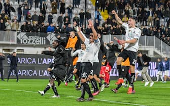 Spezia team celebrate the victory under supporters during the italian soccer Serie A match Spezia Calcio vs Inter - FC Internazionale at the Alberto Picco stadium in La Spezia, Italy, 10 March 2023
ANSA/FABIO FAGIOLINI