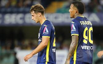 Hellas Verona's Filippo Terracciano and Hellas Verona's Michael Folorunsho  show their dejection during the Italian Serie A soccer match Hellas Verona  vs Atalanta at Marcantonio Bentegodi stadium in Verona, Italy, 27 September 2023. 
ANSA/EMANUELE PENNACCHIO