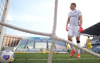 Foto Massimo Paolone/LaPresse 
13 marzo 2021 Reggio Emilia, Italia 
sport calcio 
Sassuolo vs Verona - Campionato di calcio Serie A TIM 2020/2021 - stadio Mapei Citt&#xe0; del Tricolore
Nella foto: Marco Silvestri (Hellas Verona FC) dopo il gol di Hamed Junior Traore (U.S.Sassuolo) 3-2

Photo Massimo Paolone/LaPresse 
March 13, 2021 Reggio Emilia, Italy 
sport soccer 
Sassuolo vs Verona - Italian Football Championship League A TIM 2020/2021 - Mapei stadium
In the pic: Marco Silvestri (Hellas Verona FC) afte the goal of Hamed Junior Traore (U.S.Sassuolo) 3-2