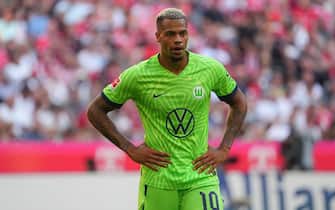14 August 2022, Bavaria, Munich: Soccer: Bundesliga, Bayern Munich - VfL Wolfsburg, Matchday 2, Allianz Arena, Wolfsburg's Lukas Nmecha. Photo: Soeren Stache/dpa - IMPORTANT NOTE: In accordance with the requirements of the DFL Deutsche Fußball Liga and the DFB Deutscher Fußball-Bund, it is prohibited to use or have used photographs taken in the stadium and/or of the match in the form of sequence pictures and/or video-like photo series.