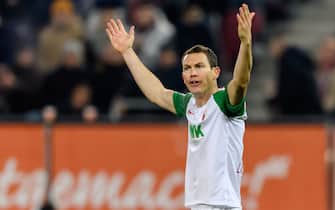 AUGSBURG, GERMANY - DECEMBER 17: (BILD ZEITUNG OUT) Stephan Lichtsteiner of FC Augsburg gestures during the Bundesliga match between FC Augsburg and Fortuna Duesseldorf at WWK-Arena on December 17, 2019 in Augsburg, Germany. (Photo by TF-Images/Getty Images)