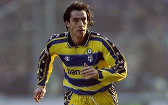 02 Feb 2000:  Paulo Sousa of Parma in action during the Italian Serie A match against Inter Milan played at Stadio Tardini in Parma, Italy. The game finished in a 1-1 draw. \ Mandatory Credit: Claudio Villa /Allsport