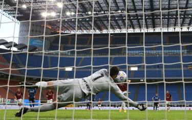 Handanovic pararigori, migliore di sempre in A