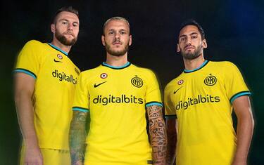 Inter in giallo: presentata la nuova terza maglia