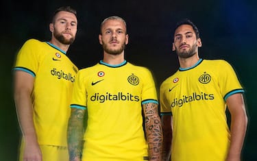 Inter in giallo: presentata la nuova terza maglia