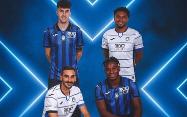 L'Atalanta presenta le due nuove maglie