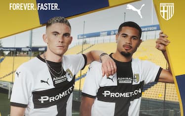 Ecco la prima maglia del Parma: dedica allo stadio