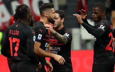 AC Milan's Olivier Giroud (C) jubilates with his teammates after scoring goal of 1 to 0 during the Italian serie A soccer match between AC Milan and Torino Fc at Giuseppe Meazza stadium in Milan, 26 October 2021.
ANSA / MATTEO BAZZI