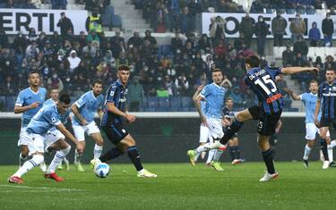 De Roon salva l'Atalanta al 94': 2-2 con la Lazio