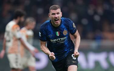 Dzeko-gol, l'Inter batte 2-1 il Venezia al 90'