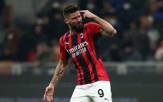 Foto  Spada/LaPresse 
05 Febbraio  2022 - Milano, Italia 
Sport, Calcio 
Inter vs Milan - Campionato italiano di calcio Serie A TIM 2021/2022 - Stadio San Siro
Nella foto: esultanza dopo gol 1-2 Olivier Giroud (A.c. Milan);

Photo Spada/LaPresse 
February 05  , 2022 - Milan,Italy
Sport, Soccer 
Inter vs Milan -  - Italian Serie A Football Championship 2021/2022 - San Siro Stadium
In the photo:  celebrates after scoring 1-2 Olivier Giroud (A.c. Milan);