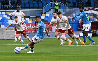  Napoli’s forward Lorenzo Insigne  scores the goal   during the Italian Serie A soccer match between SSC Napoli and AS Roma at 'Diego Armando Maradona'  stadium in Naples, Italy,  18 april 2022 ANSA / CIRO FUSCO