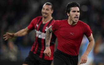 ROME, ITALY - APRIL 24: Sandro Tonali of AC Milan celebrates after scoring a goal during the Serie A match between SS Lazio and AC Milan at Stadio Olimpico on April 24, 2022 in Rome, Italy. (Photo by Danilo Di Giovanni/Getty Images)