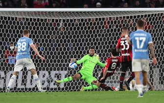 ROME, ITALY - APRIL 24: Sandro Tonali of AC Milan scores their team's second goal  during the Serie A match between SS Lazio and AC Milan at Stadio Olimpico on April 24, 2022 in Rome, Italy. (Photo by Paolo Bruno/Getty Images)