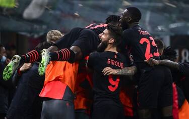 Milan di rimonta, da 0-2 a 3-2: Verona battuto
