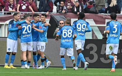 Il Napoli sa solo vincere: Torino travolto 4-0