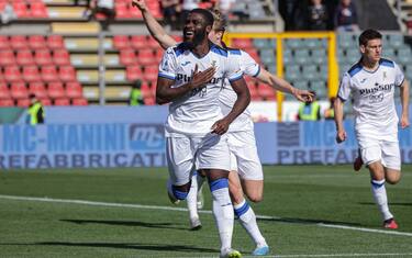 Foto StefanoNicoli/LaPresse 1 Aprile 2023 - Cremona, Italia - sport, calcio - Cremomese vs Atalanta - Campionato italiano di calcio Serie A TIM 2022/2023 - Stadio Zini. Nella foto:   Jeremie Boga (10 Atalanta)  esulta dopo il gol 

April 1, 2023 Cremona, Italy - sport, calcio - Cremonese vs Atalanta - Italian Serie A Football Championship 2022/2023 - Marcantonio Zini Stadium. In the pic:  Jeremie Boga (10 Atalanta) celebrates after scoring