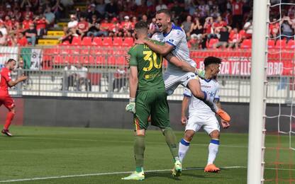 Falcone e Colombo salvano Lecce: Monza ko al 101'