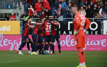Colpo salvezza Cagliari: 2-1 in rimonta al Bologna