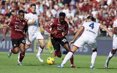 Salernitana-Cagliari 0-0 LIVE: tolto gol a Luvumbo