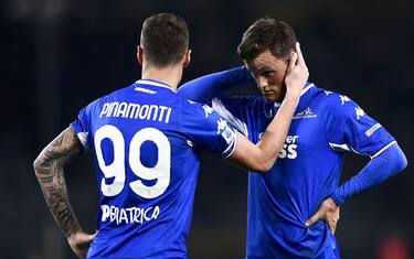 STADIO OLIMPICO GRANDE TORINO, TURIN, ITALY - 2021/12/02: Andrea Pinamonti (L) of Empoli FC speaks with Liam Henderson of Empoli FC during the Serie A football match between Torino FC and Empoli FC. The match ended 2-2 tie. (Photo by NicolÃ² Campo/LightRocket via Getty Images)