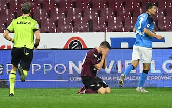 Salernitana’s Krzysztof Piatek shows his dejection  for the hits the post during the Italian Serie A soccer match US Salernitana vs SSC Napoli at the Arechi stadium in Salerno, Italy, 21 January 2023.ANSA/MASSIMO PICA