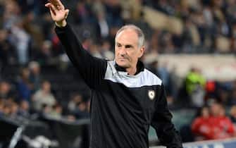 Udinese's coach Francesco Guidolin waves supporters at the end of the Italian Serie A soccer match Udinese Calcio vs UC Sampdoria at Friuli stadium in Udine, Italy, 17 May 2014.
ANSA/LANCIA