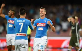 NAPLES, ITALY - AUGUST 27:  Arkadiusz Milik and Jose Maria Callejon of Napoli celebrate a goal 1-0 scored by Lorenzo Insigne during the Serie A match between SSC Napoli and AC Milan at Stadio San Paolo on August 27, 2016 in Naples, Italy.  (Photo by Francesco Pecoraro/Getty Images)
