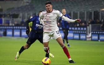 MILAN, ITALY - DECEMBER 12: Raoul Bellanova of Cagliari Calcio in action during the Serie A match between FC Internazionale and Cagliari Calcio at Stadio Giuseppe Meazza on December 12, 2021 in Milan, Italy. (Photo by Giuseppe Cottini/Getty Images )