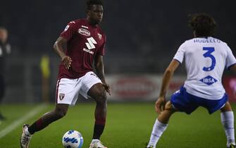 Foto LaPresse - Fabio Ferrari
30 Ottobre 2021 Torino, Italia 
Sport
Calcio
ESCLUSIVA TORINO FC
Torino Fc vs UC Sampdoria - Campionato di calcio Serie A TIM 2021/2022 - Stadio Olimpico Grande Torino.
Nella foto:Wilfried Singo (Torino FC);

Photo LaPresse - Fabio Ferrari
October 30, 2021 Turin, Italy
sport
soccer
EXCLUSIVE TORINO FC
Torino Fc vs UC Sampdoria - Italian Football Championship League A TIM 2021/2022 - &quot;Olimpico Grande Torino&quot; stadium.
In the pic:Wilfried Singo (Torino FC);