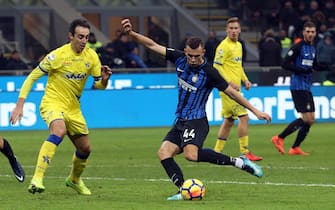 Fc Inter's midfielder Ivan Perisic scores the goal of 5-0 during the Italian Serie A soccer match between FC  Inter and AC Chievo at Giuseppe Meazza Stadium in Milan, 3 december 2017. ANSA/ MATTEO BAZZI 