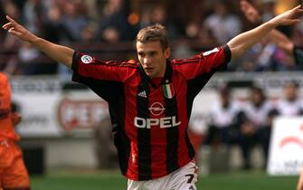 MILANO 17/10/99 MILAN CAGLIARI L'ESULTANZA DEL GIOCATORE DEL MILAN SHEVCHENKO DOPO IL GOAL DEL MOMENTANEO PAREGGIO ANSA C.FERRARO