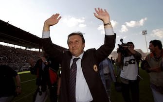 23 May 1999:  Alberto Zaccheroni the AC Milan coach celebrates victory after the Serie A match against Perugia at the Stadio Renato Curi in Perugia, Italy.  The match finished in a 1-2 victory for AC Milan and they clinched the Championship title. \ Mandatory Credit: Allsport UK /Allsport