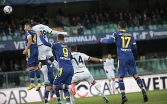 Spezia's M'Bala Nzola scores the goal 1-2 during the Italian Serie A soccer match Hellas Verona  vs Spezia Calcio at Marcantonio Bentegodi stadium in Verona, Italy, 13 November 2022. ANSA/EMANUELE PENNACCHIO