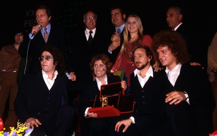Nel 1977 gli Homo Sapiens partecipano al Festival di Sanremo con la canzone Bella da morire: proprio con questo brano passeranno alla storia vincendo quel Festival Homo Sapiens