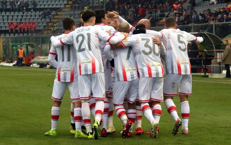 L'esultanza della Cremonese (foto LaPresse) L'esultanza della Cremonese (foto LaPresse)