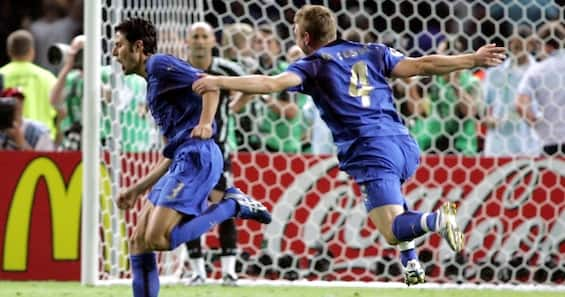 Cosa sta succedendo alla Serie B, diventata all'improvviso il rifugio dei  Campioni del Mondo del 2006? De Rossi è il nuovo allenatore della Spal,  Cannavaro è al Benevento, Filippo Inzaghi è primo