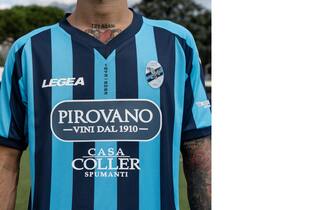 Serie B, le maglie ufficiali della stagione 2023 2024