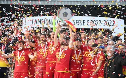 Lega Pro, premiato il Catanzaro promosso in B