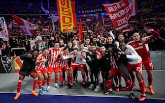 epa10436474 Union players celebrate winning the German Bundesliga soccer match between Hertha BSC and FC Union Berlin in Berlin, Germany, 28 January 2023.  EPA/CLEMENS BILAN (ATTENTION: The DFL regulations prohibit any use of photographs as image sequences and/or quasi-video.)