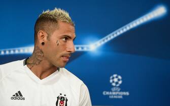 Besiktas' Portuguese forward Ricardo Quaresma arrives to give a press conference at Luz stadium on September 12, 2016 on the eve of their Champions league group B football match against SL Benfica in Lisbon. / AFP / PATRICIA DE MELO MOREIRA        (Photo credit should read PATRICIA DE MELO MOREIRA/AFP via Getty Images)