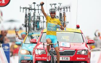 452610748 HAUTACAM, FRANCE - JULY 24: Vincenzo Nibali of Italy and Astana Pro Cycling celebrates winning the eighteenth stage of the 2014 Tour de France, a 146km stage between Pau and Hautacam, on July 24, 2014 in Hautacam, France. (Photo by Bryn Lennon/Getty Images)
