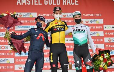 Van Aert vince al fotofinish la Amstel Gold Race