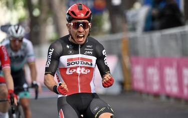 Giro: Ewan vince la 5^ tappa, De Marchi in rosa