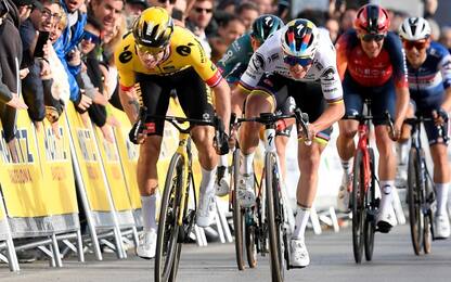 Roglic vince la prima tappa del Giro di Catalogna