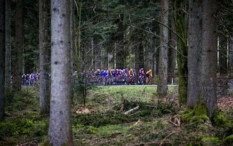 Illustration picture shows the pack of riders in action during the women elite race of the Liege-Bastogne-Liege one day cycling event, 142,1km from Bastogne to Liege, Sunday 24 April 2022, in Liege. BELGA PHOTO JASPER JACOBS (Photo by JASPER JACOBS/Belga/Sipa USA)