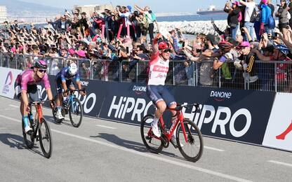 Giro d'Italia a Napoli: vince Pedersen in volata