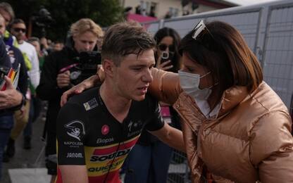 Giro, riecco le mascherine dopo i casi di Covid