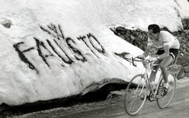 ©Publifoto/Lapresse
1953 Stelvio Italia
Sport Ciclismo
Fausto Coppi durante la memorabile 19¡ tappa del 36¡ giro d'Italia dell'anno 1953